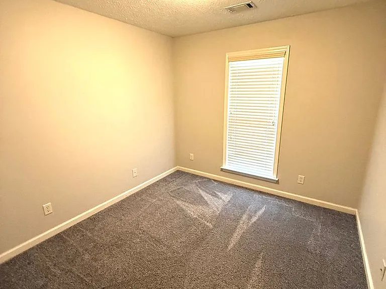 8708 Lindsey Ln — Photo 12