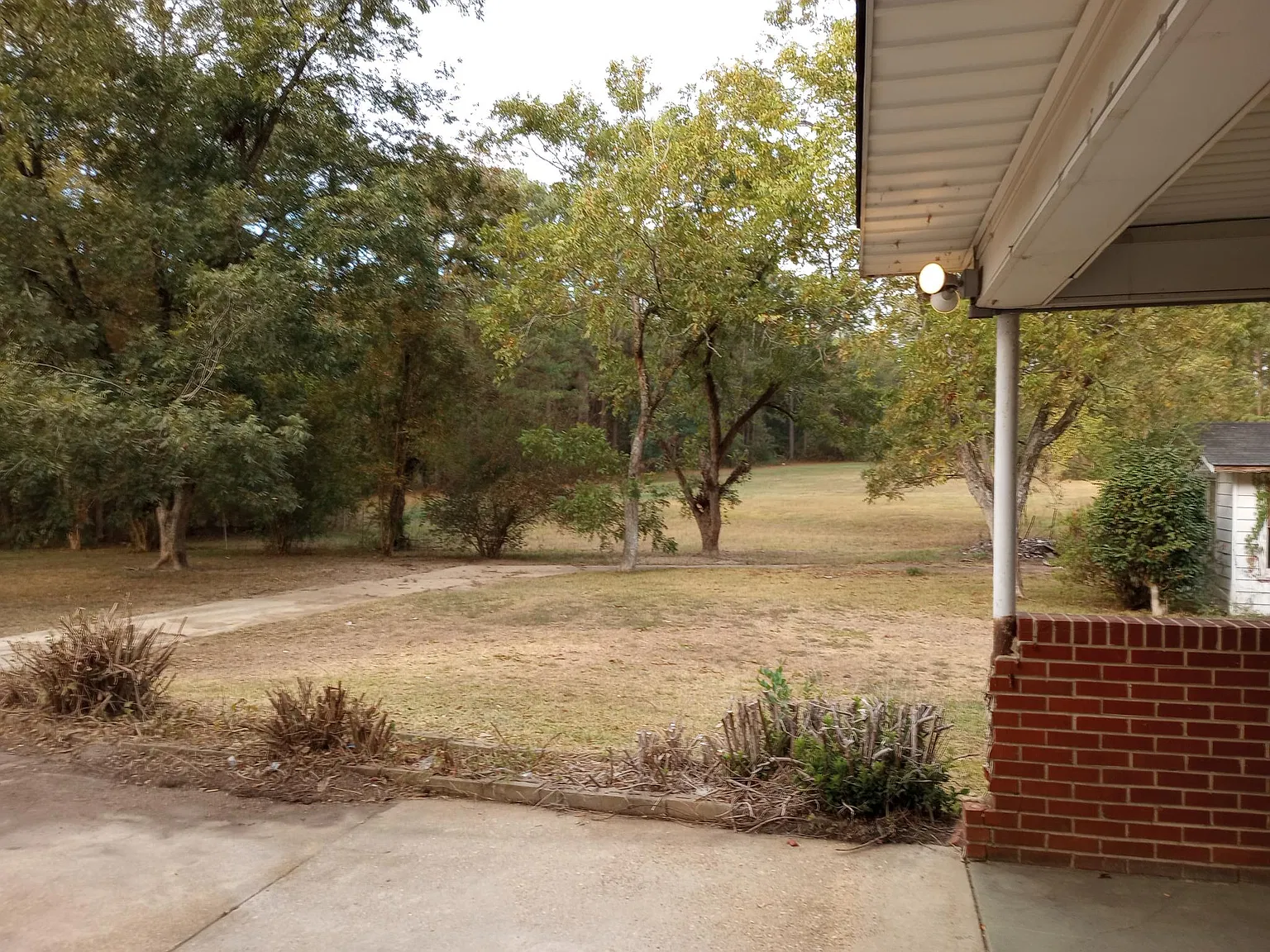 4 bed, 2.5 bath, 2480 sqft, $1,600 — Photo 3