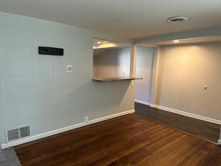 1237 E Evelyn Ave — Photo 6
