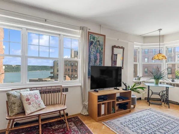 200 Cabrini Boulevard image 2 of 20