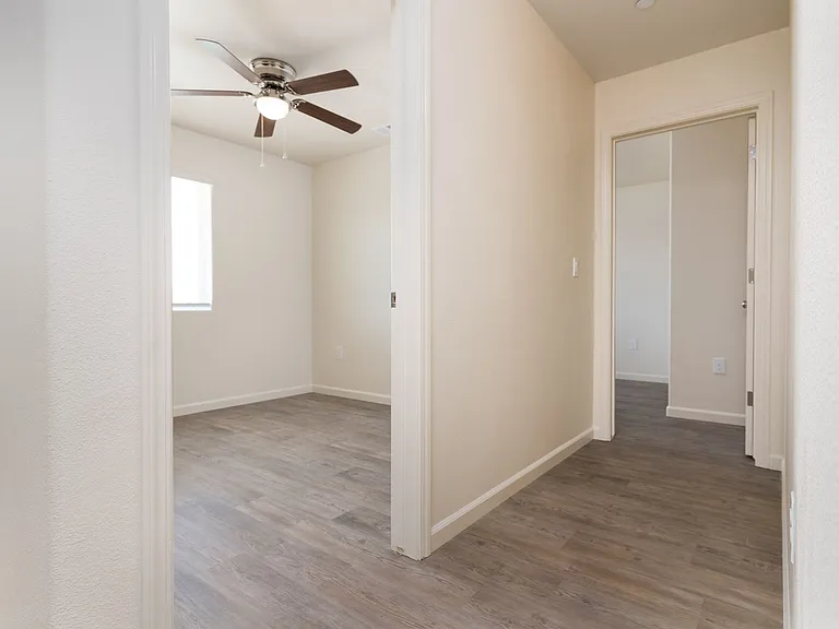 2467 Oakmont Cir — Photo 13