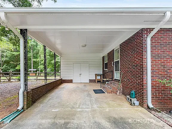 8105 Douglas Dr — Photo 7