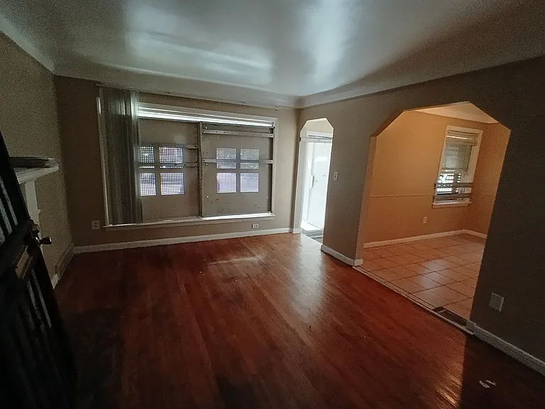 15421 Stout St — Photo 8