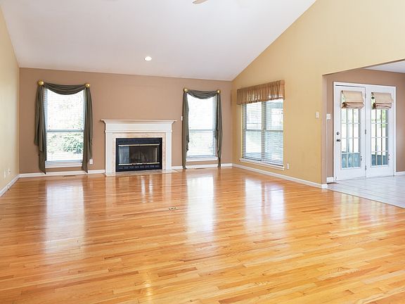 4th image of 16333 Cherry Orchard Dr