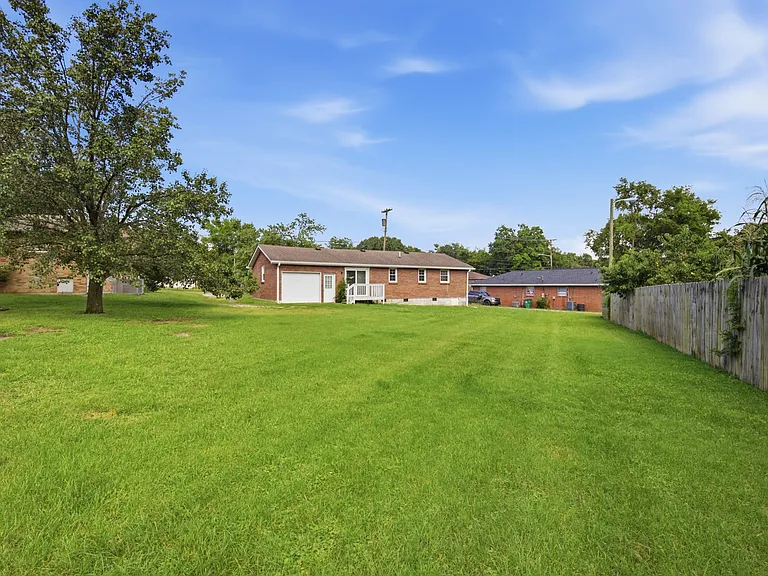 305 Becklea Dr — Photo 20