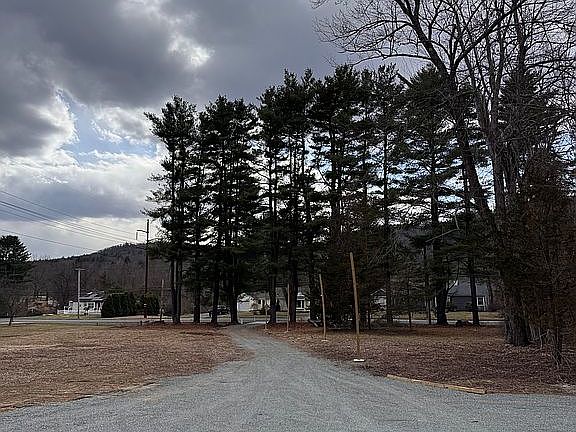 4th image of 241 Palmer Rd