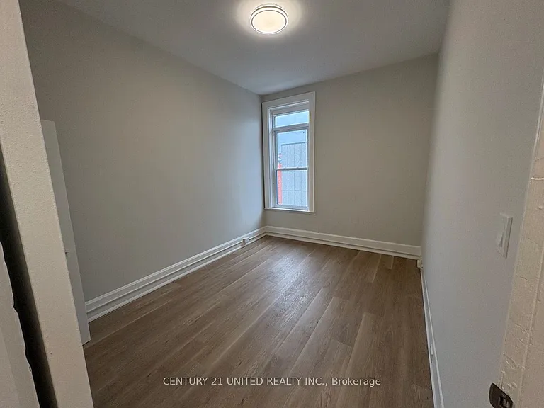 172.5 Hunter St W #4 — Photo 8
