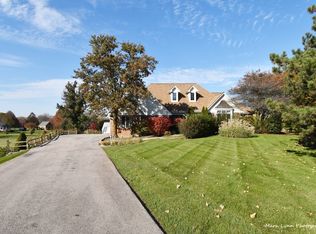 5N162 Maple Ct, Saint Charles, IL 60175