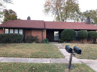 2321 Oakmont Dr, Bedford, TX 76022