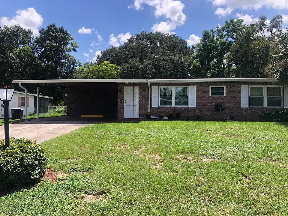8 Moonlight Ln