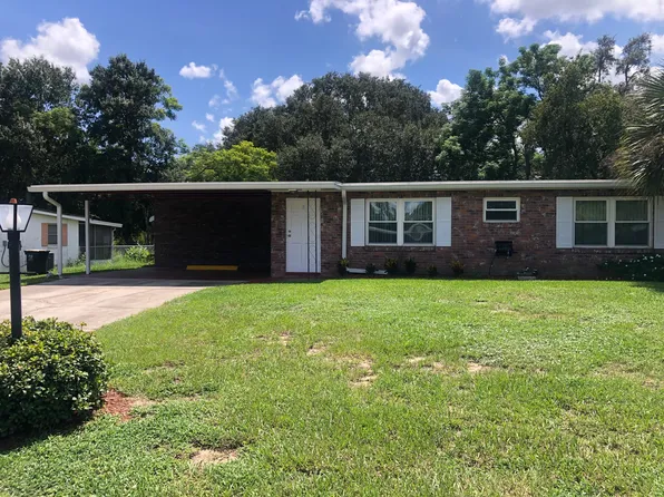 8 Moonlight Ln, Winter Haven, FL 33884