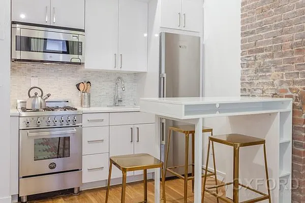 Rented by Oxford Property Group | media 37