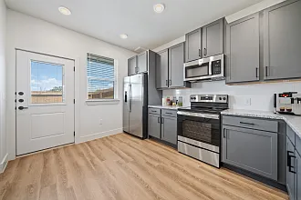 Lat Twenty7 Townhomes — Photo 68