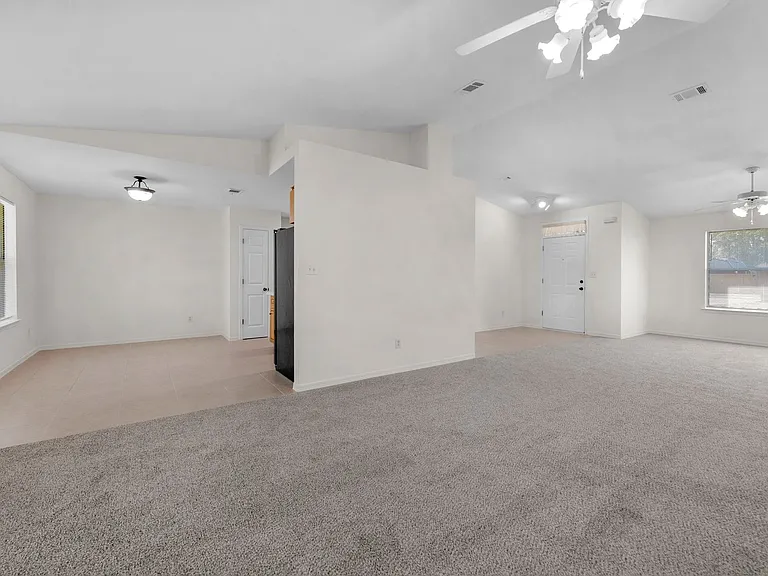 9568 Brentwood Blvd — Photo 4