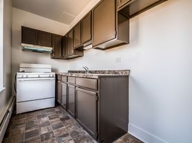 136 E 155th St Harvey, IL 60426