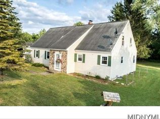 135 Ashrick Rd, New Hartford, NY 13413