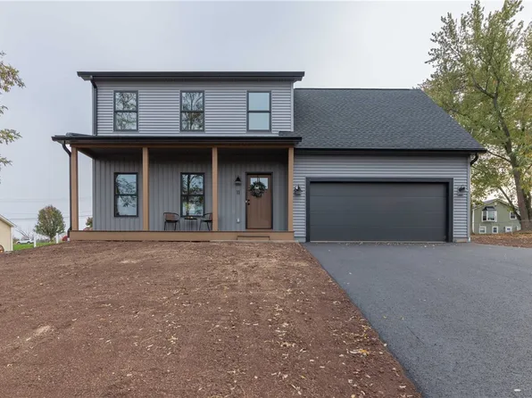11 Berry Grove Ln, Brockport, NY 14420