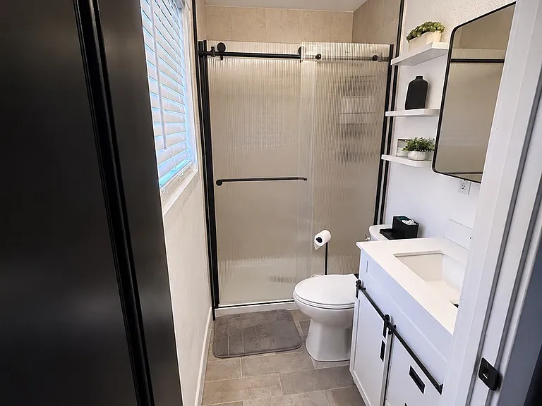 605 E Hancock Ave — Photo 6