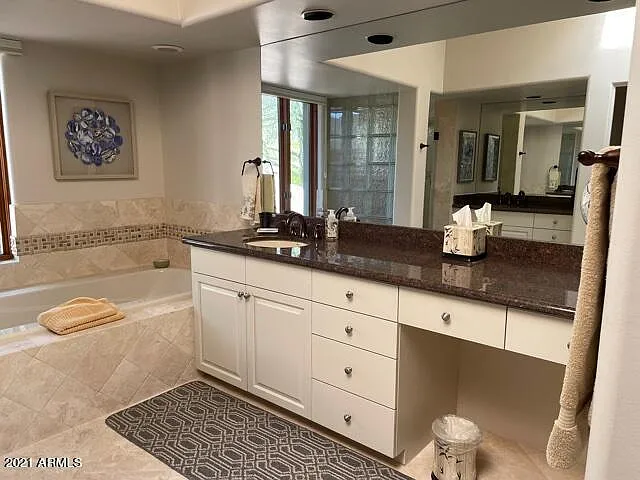 9915 E Graythorn Dr — Photo 8