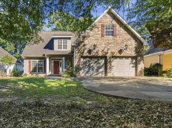 521 Edinburgh Way, Dothan, AL 36305