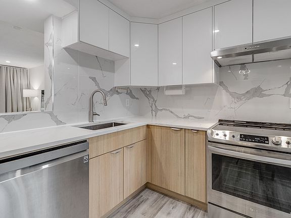 5th image of 6100 Tiffany Blvd #27
