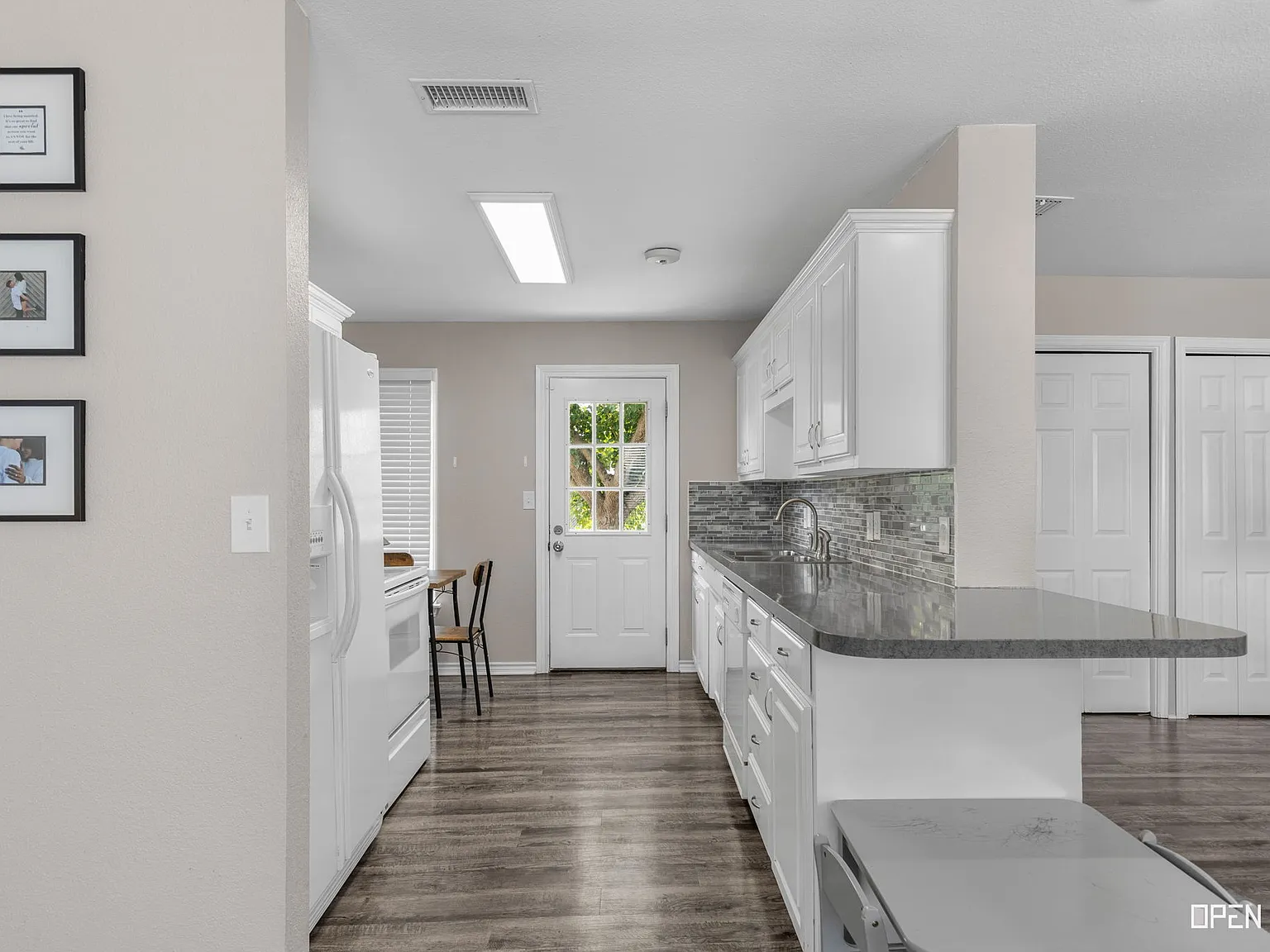 4300 Boren Avenue - 1 — Photo 3