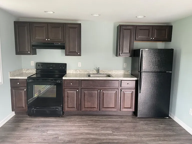 409 N Church St — Photo 1