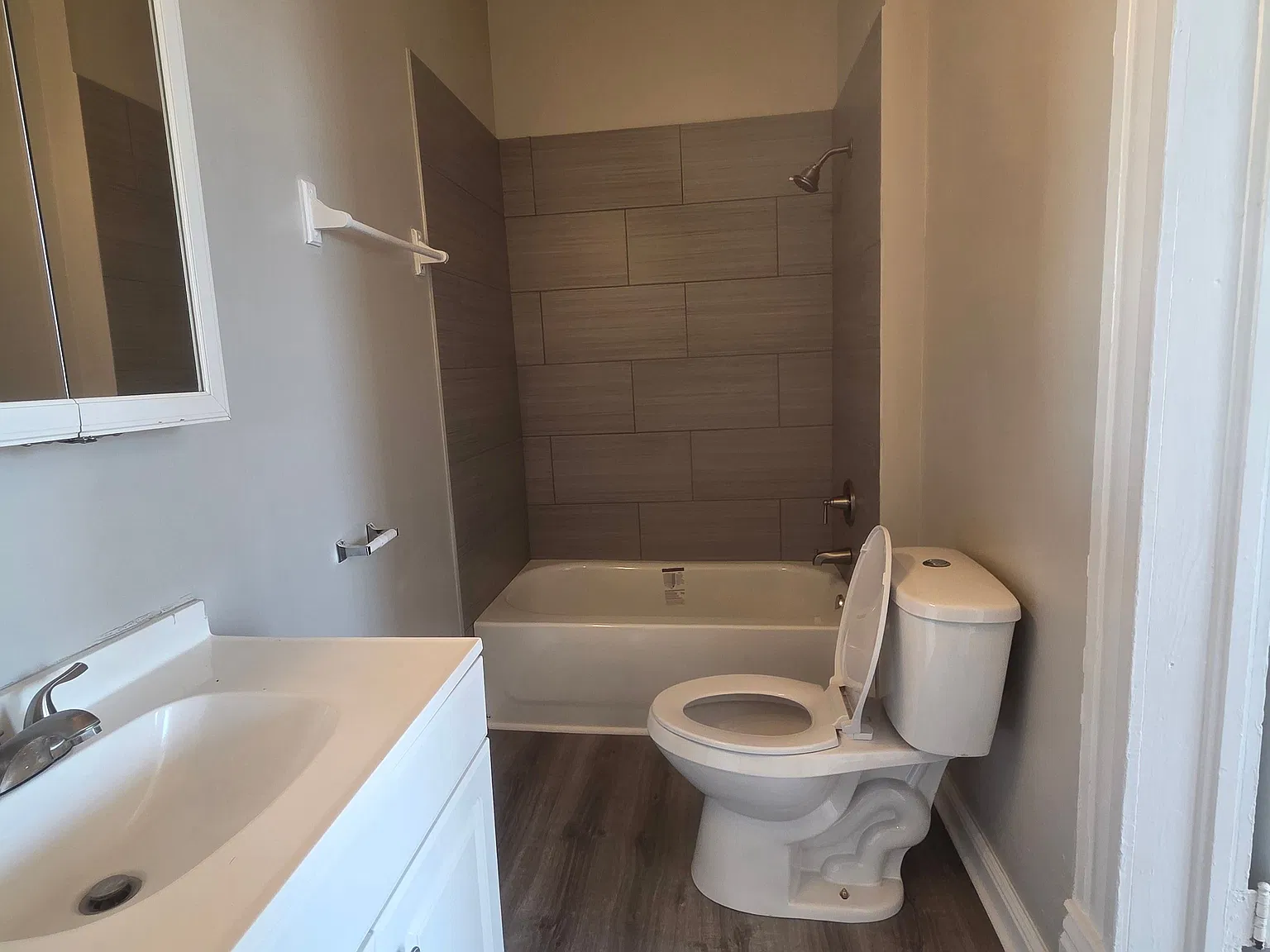 1 bed, 1.0 bath, 700 sqft, $850 — Photo 4