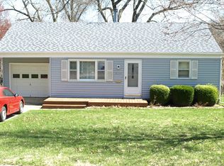 8115 Walmer Ln, Overland Park, KS 66204