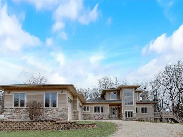 W8889 Stoney Brook ROAD, Waterloo, WI 53594