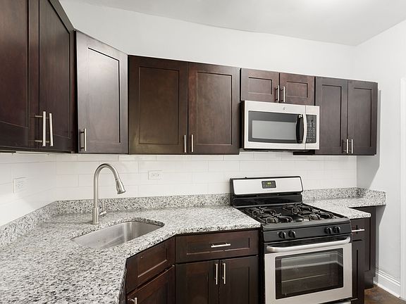 5th image of 6100 N Winthrop Ave #61161W