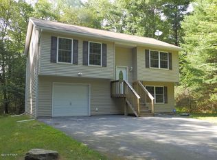 185 Laverne Dr, Dingmans Ferry, PA 18328