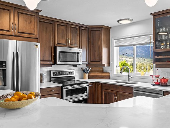 5th image of 3669 Yorkton Rd