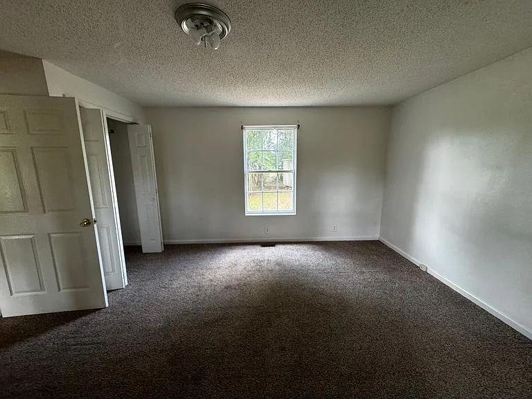 545 Christopher Rd — Photo 9