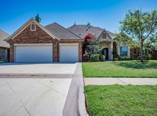 3016 Sycamore Ct, Moore, OK 73160