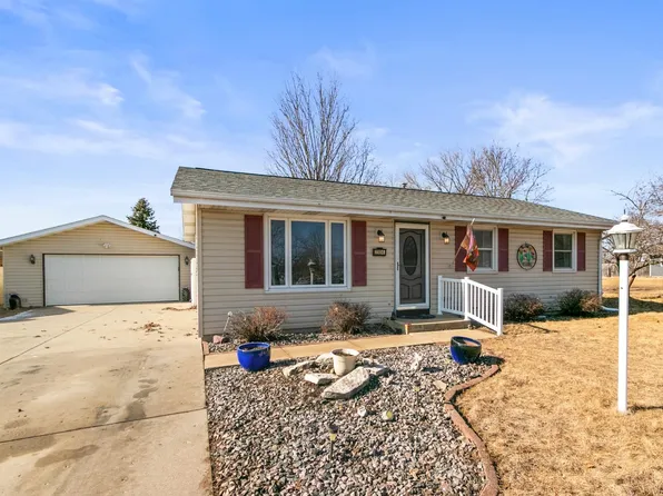 2304 Garden Dr, Janesville, WI 53546