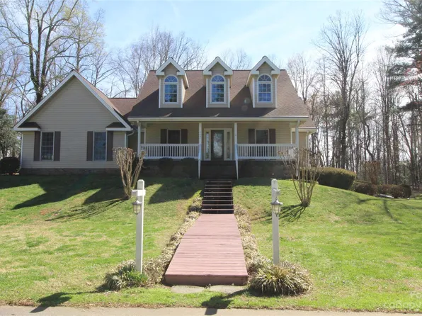 925 Enda Pl SE, Lenoir, NC 28645