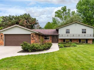 979 Hyde Park Dr, Dayton, OH 45429