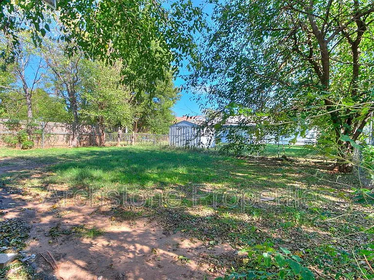 1424 Tanglewood Dr — Photo 38