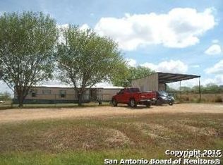161 County Road 400, Floresville, TX 78114