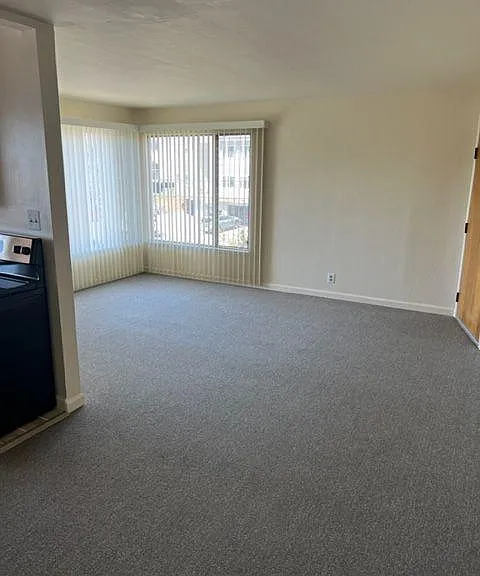 252 Acton Pl #5 — Photo 3