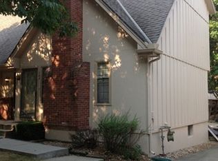 108 SW Robin Rd, Lees Summit, MO 64063