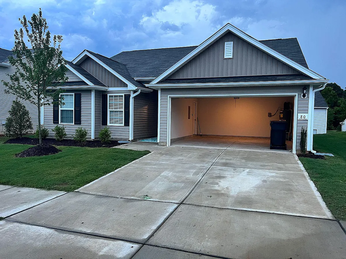 Building Photo - 80 Shallow Dr