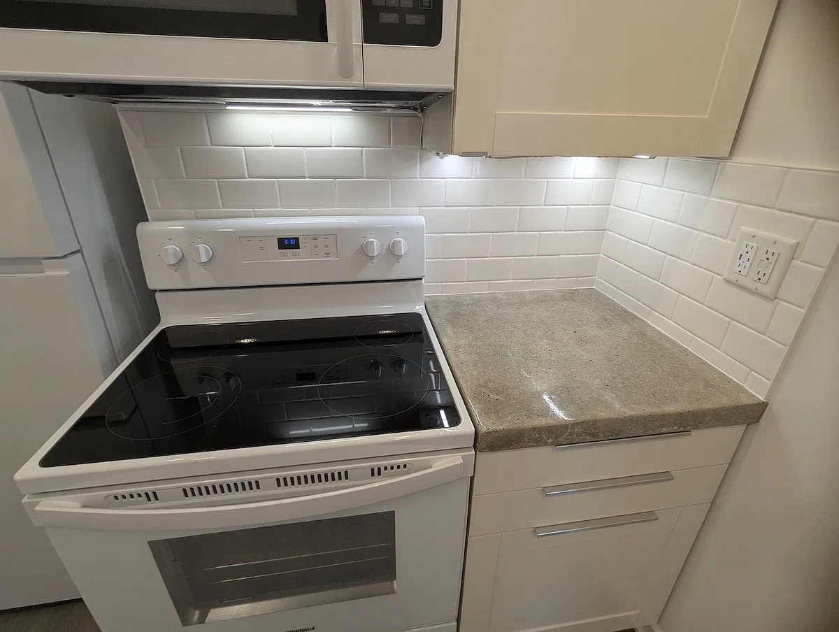 1 bed, $901 — Photo 3