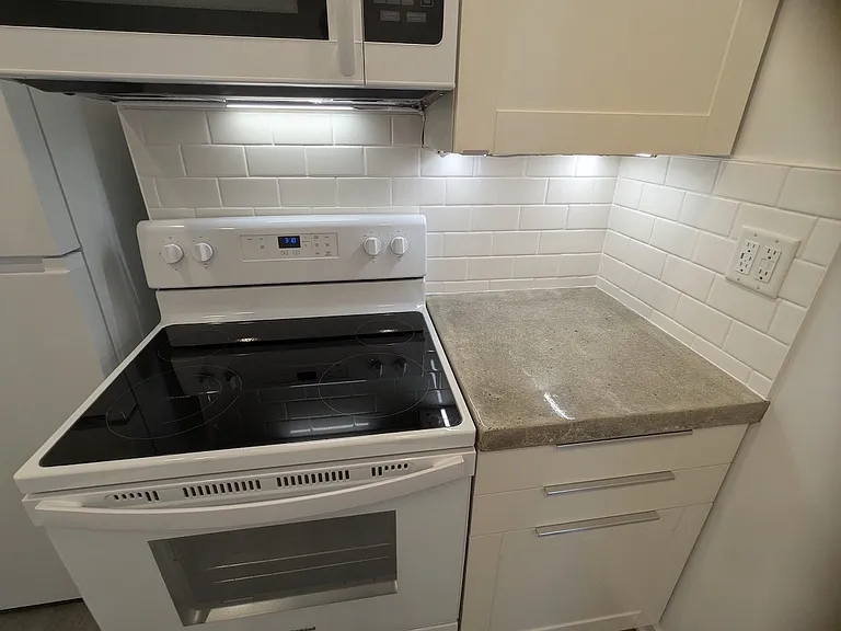 2921 Lincoln Way #3 — Photo 3