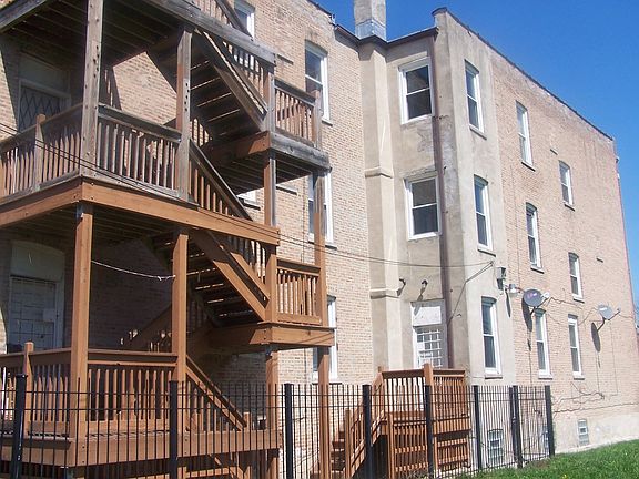 4th image of 1320 S Kedvale Ave #1R