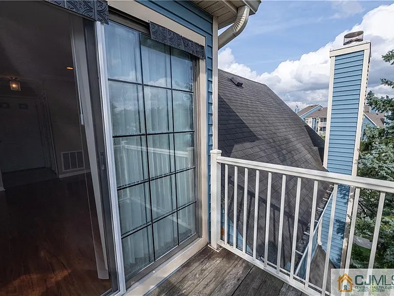 336 Cozzens Ct — Photo 24
