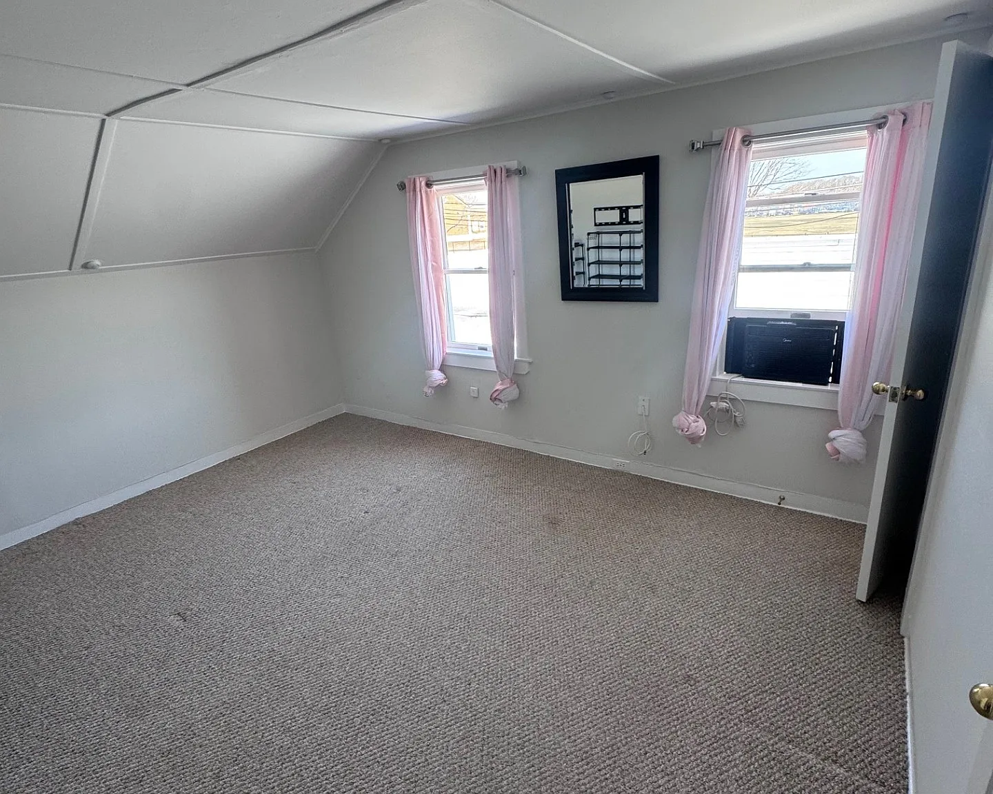1 bed, 350 sqft, $3,000 — Photo 4