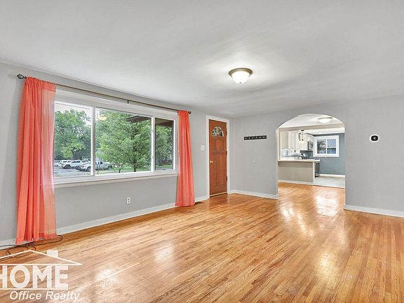 2nd image of 204 E McArthur St