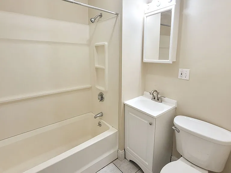 165 Hichborn St #5 — Photo 9